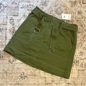 Chic Green Belted Skirt